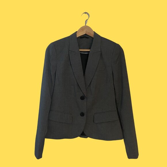 ✨ Gray Blazer – Size 4 – Chic & Versatile! ✨ - Picture 1 of 2